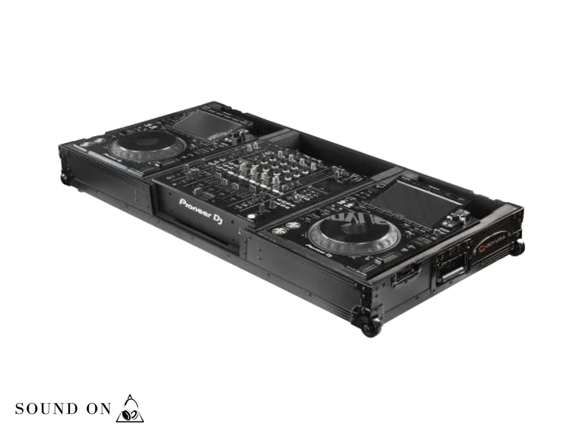 עמדת DJ קומפלט — שני נגני CDJ-3000 ומיקסר DJM-A9